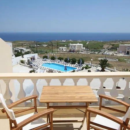 Romantic Exo Katikies (Santorini)