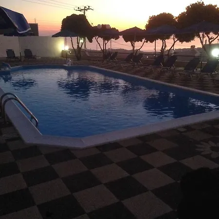 Romantic فندق