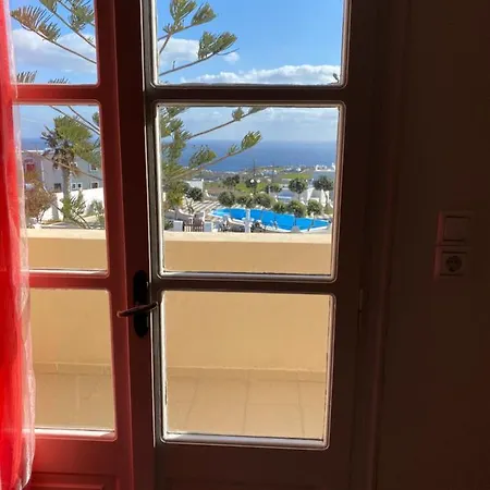 Romantic Exo Katikies (Santorini)