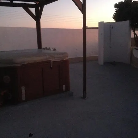 Romantic Exo Katikies (Santorini)