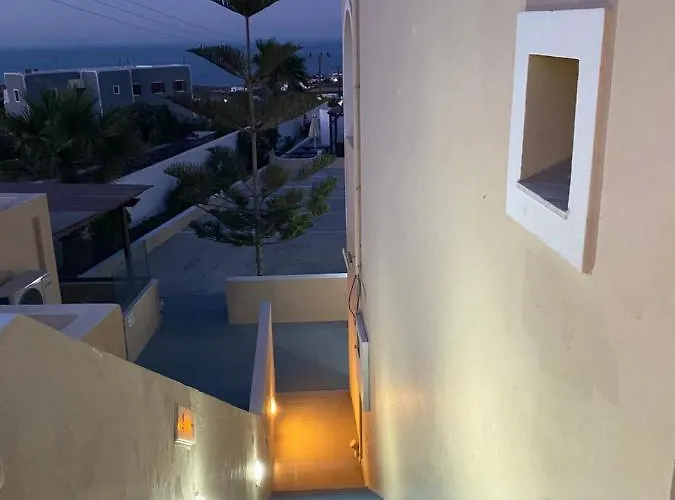 Romantic Exo Katikies (Santorini)