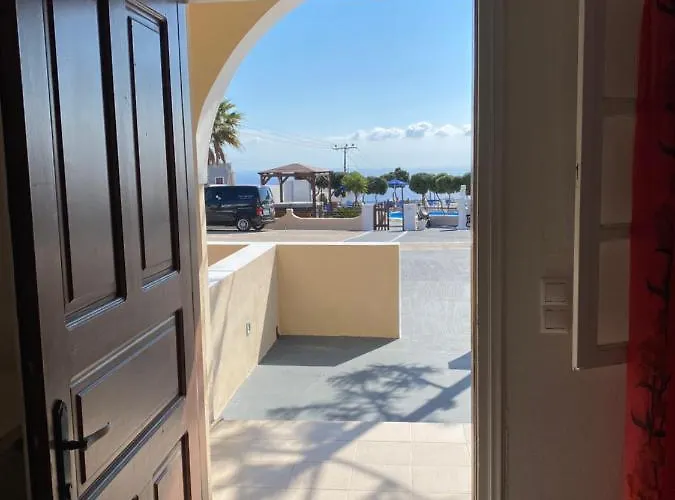 ホテル Romantic Exo Katikies (Santorini)