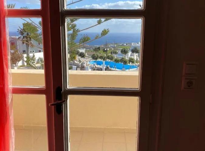 Romantic Exo Katikies (Santorini)