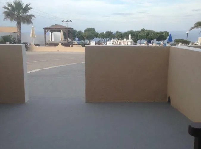 ホテル Romantic Exo Katikies (Santorini)