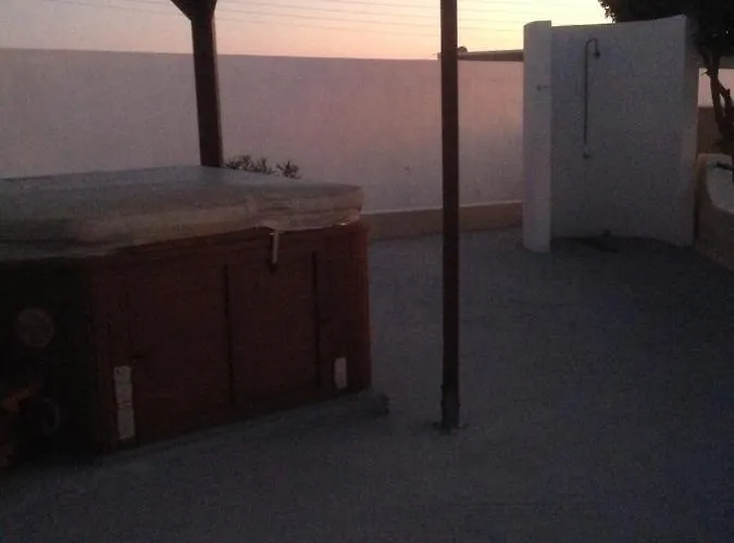 Romantic Exo Katikies (Santorini)