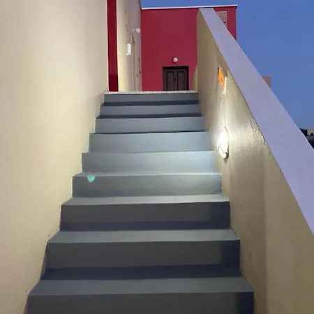 Romantic Exo Katikies (Santorini)