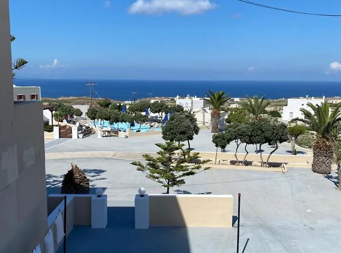 Romantic Exo Katikies (Santorini)