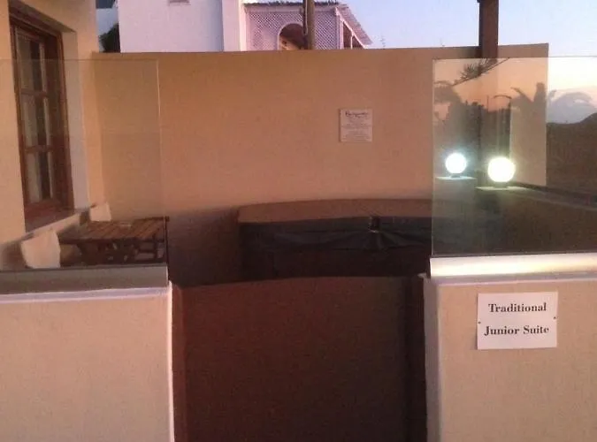 מלון Romantic 3*