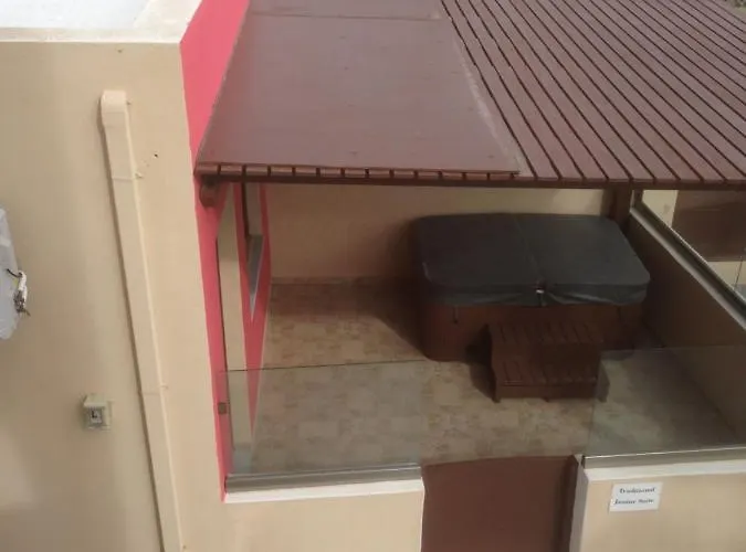 מלון Romantic Exo Katikies (Santorini)